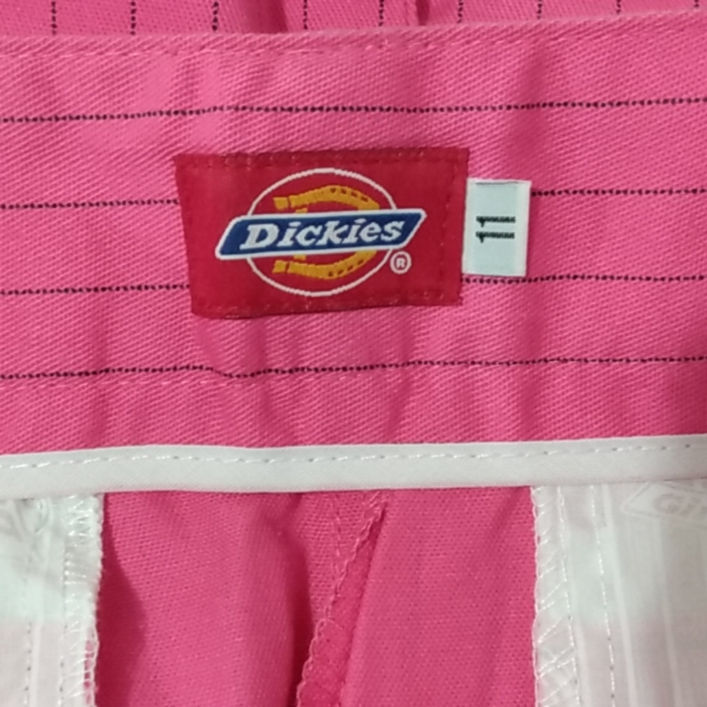 Dickie's - Picture 3 of 4